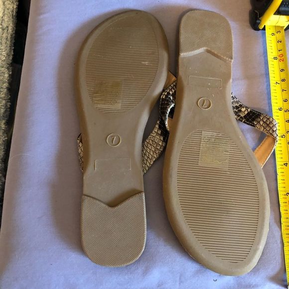 La Château flip flops new size 7 - Picture 3 of 5